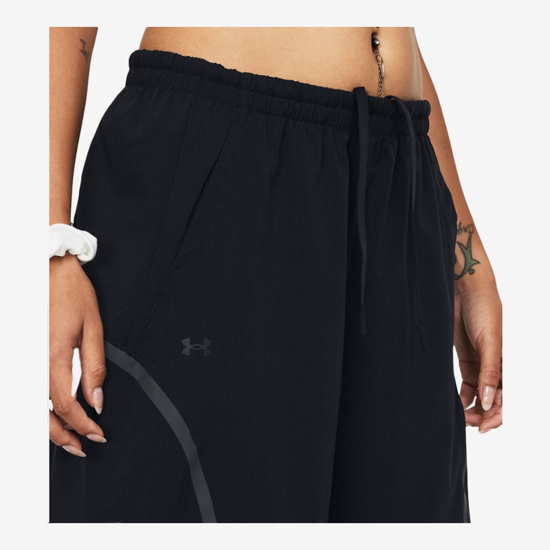 UNDER ARMOUR ž hlače 1382740-001 UNSTOPPABLE VENT PARACHUTE PANTS black white