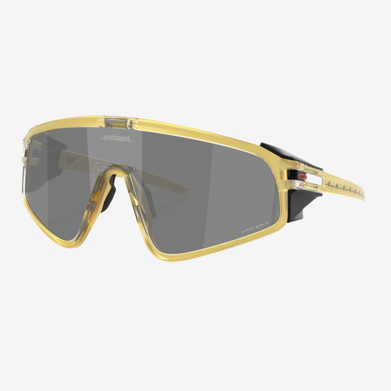 OAKLEY kolesarska očala 9404-14 LATCH PANEL Patrick Mahomes Gold Glass Prizm Black